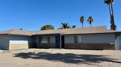 2815 E Laurel Ln