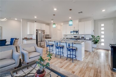 Beautiful Upgraded Kitchen