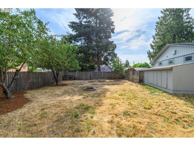 326 NW Washington St, Sheridan, OR 97378 - photo 5