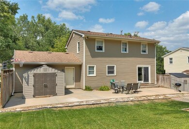 2626 Aurora Ave, Des Moines, IA 50310 - photo 3