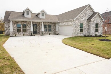 1305 Carnoustie Dr, Ennis, TX 75119 - photo 2