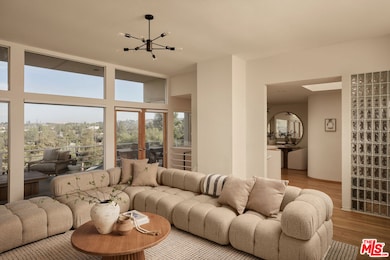 5052 Medina Rd, Woodland Hills, CA 91364 - photo 5