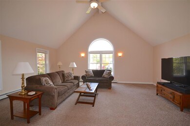 7 Sara Beth Ln, Londonderry, NH 03053 - photo 4