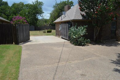 812 Shady Grove Dr, Granbury, TX 76049 - photo 5