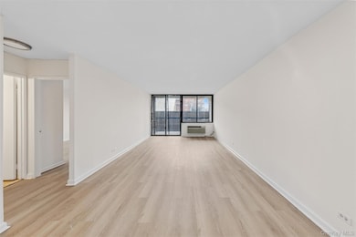 Village Mall at Hillcrest unit 1R, Flushing, NY 11367 - photo 2