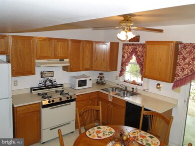 139 Orchard Ln unit 39, Hanover, PA 17331 - photo 5