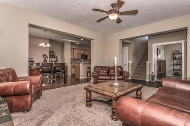 889 NW 13th St, Redmond, OR 97756 - photo 4