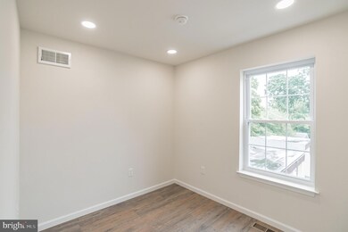 1028 Andrews Ave, Collingdale, PA 19023 - photo 6