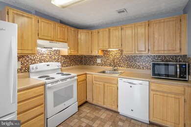 3234 Tapestry Cir, Burtonsville, MD 20866 - photo 7