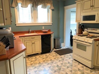 1133 N 21st St, Allentown, PA 18104 - photo 7