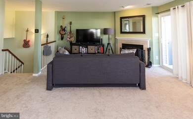 4050B Grays Pointe Ct, Fairfax, VA 22033 - photo 7