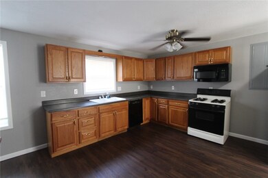 1512 Champaign Ave, Mattoon, IL 61938 - photo 2