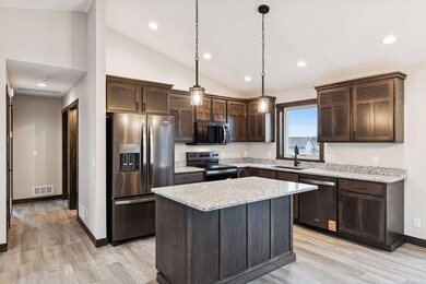 491 Coyote Way, New Richmond, WI 54017 - photo 5