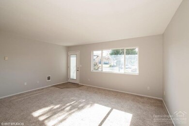 3003 SW Quartz Ave, Redmond, OR 97756 - photo 3