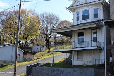 1000 W Spruce St, Coal Township, PA 17866 - photo 3