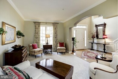 6811 Moly Dr, Falls Church, VA 22046 - photo 4