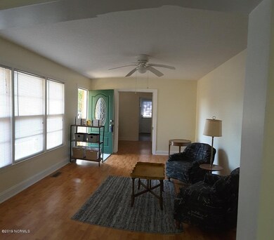 6b living area from kitchen