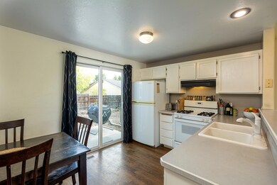 20810 Cassin Dr (5 of 21)