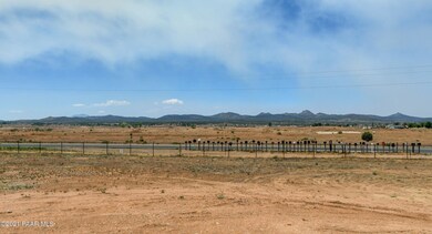 1495 W Saddle Rd, Paulden, AZ 86334 - photo 4