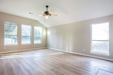 687 Columbia St, Alvin, TX 77511 - photo 3