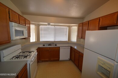 2670 W Edsbrook Place, Tucson, AZ 85741 - photo 4