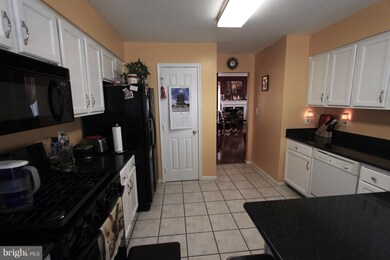 46848 Graham Cove Square, Sterling, VA 20165 - photo 4