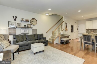 2996 Rittenhouse Cir, Fairfax, VA 22031 - photo 6