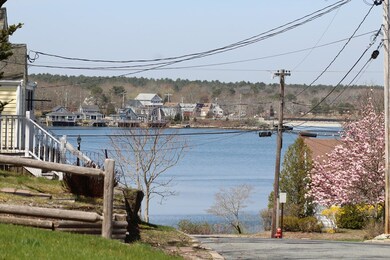 13 Blueberry Rd, Buzzards Bay, MA 02532 - photo 5