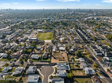 2533 N 27th St, Phoenix, AZ 85008 - photo 4