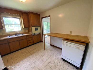 2840 Emily Ln W, Jacksonville, FL 32216 - photo 7