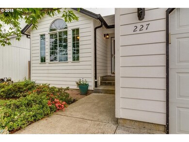 227 W 14th St, Lafayette, OR 97127 - photo 3