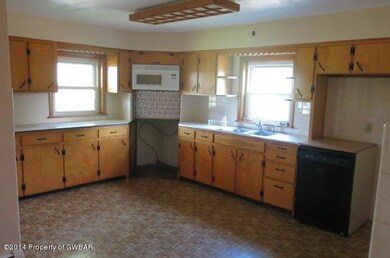 168 Outlet Rd, Dallas, PA 18612 - photo 3