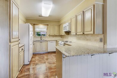 3626 Oak Hills St, Zachary, LA 70791 - photo 2