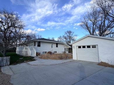 1049 Keystone-Roscoe Rd, Ogallala, NE 69153 - photo 2