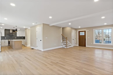 70 Magnolia St, Bristol, RI 02809 - photo 6