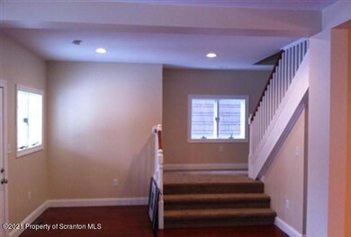 1531 Electric St, Scranton, PA 18509 - photo 3