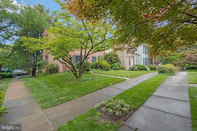 2061 Hopewood Dr, Falls Church, VA 22043 - photo 2