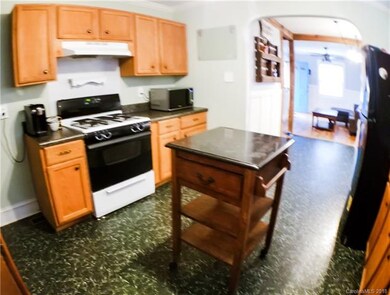 226 Maple St, Statesville, NC 28677 - photo 7