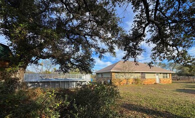 115 Field Stone Dr, Llano, TX 78643 - photo 2