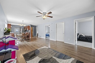 806 10th St SW, Cedar Rapids, IA 52404 - photo 4