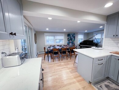 83 Rockridge Rd, Waltham, MA 02453 - photo 3