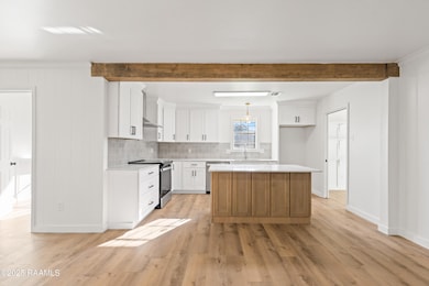 COMPLETELY UPDATED KITCHEN