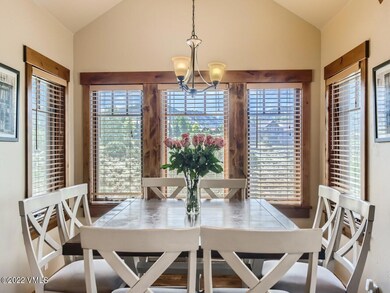 06 Dining Room