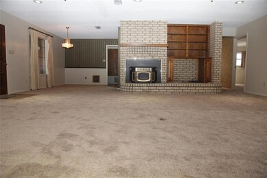 1100 W Russell Ave, Bonham, TX 75418 - photo 3