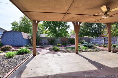HUGE Covered Patio. Large Shed and Potting area on