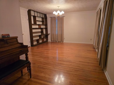 1203 Winchester Ave, Middlesboro, KY 40965 - photo 5