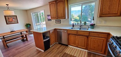 2503 NW Lassen Way, Grants Pass, OR 97526 - photo 7