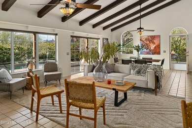 JL_125SaddlerockLane-interiors-16