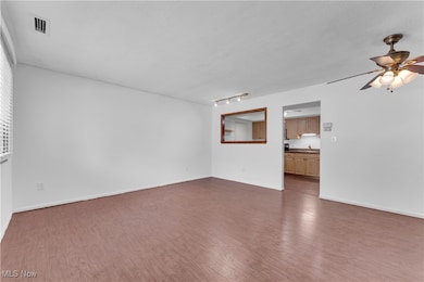 26739 Lake of the Falls Blvd, Olmsted Falls, OH 44138 - photo 3