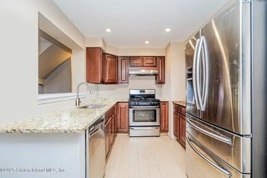 83 Ilyssa Way unit 546, Staten Island, NY 10312 - photo 7